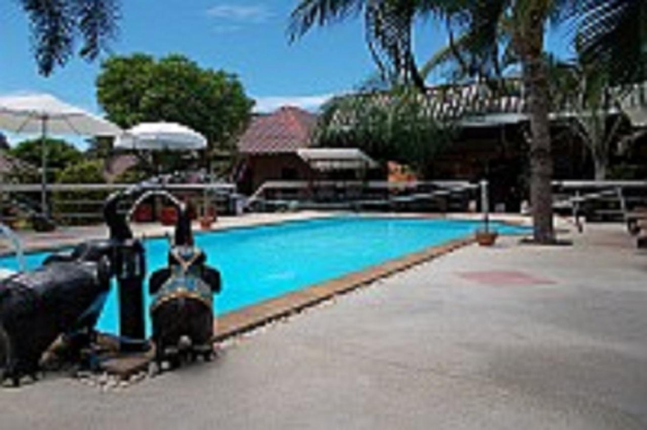 Bee Nat Garden Resort Bang Rak Beach  Exterior foto
